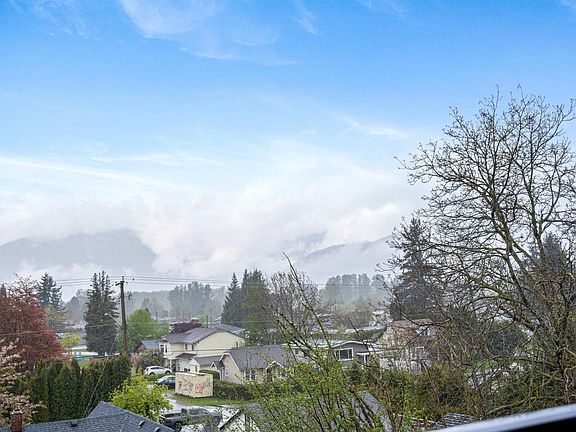 4th image of 9450 Robson St #312