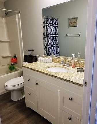 4th image of 1251 Primrose Ln