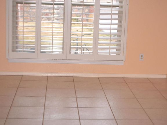 3rd image of 4405 Loma De Brisas Dr