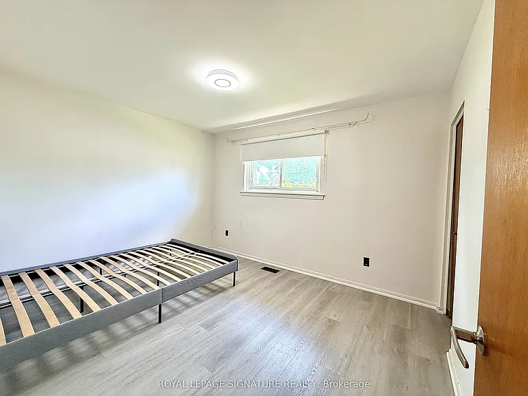 77 Porterfield Rd — Photo 11