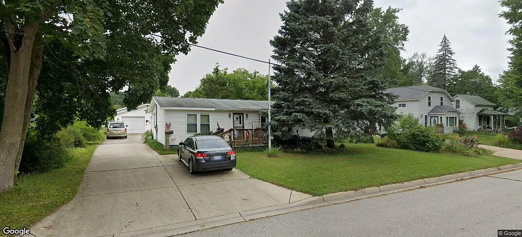 717 Sherman St photo 1
