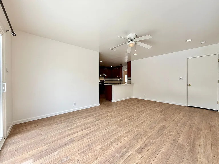 420 Madison Ave — Photo 19