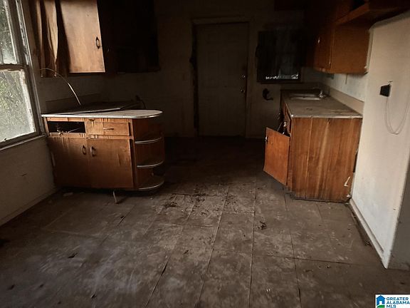 2nd image of 4617 Avenue S