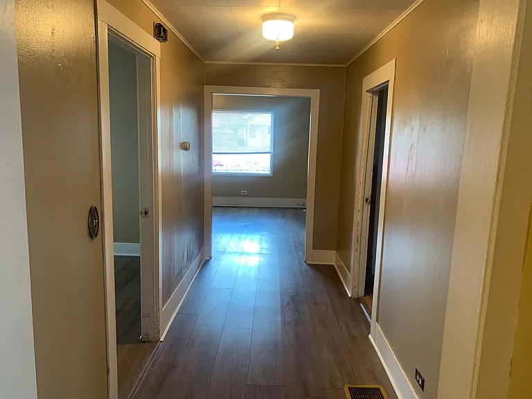 212 6th Ave W — Photo 3