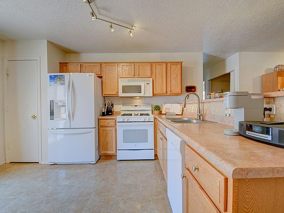 4th image of 9509 Valle Vidal Pl SW