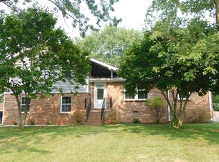 1141 Woodvale Dr, Gallatin, TN 37066