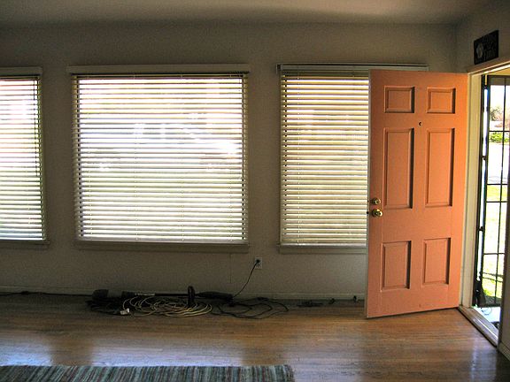 5th image of 3680 La Hacienda Dr