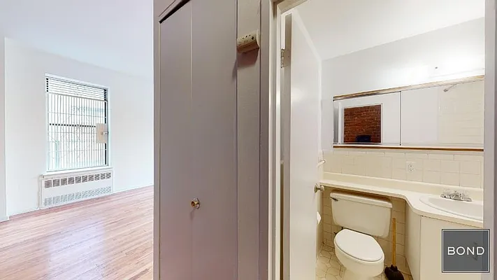 Rented by Bond New York | media 8