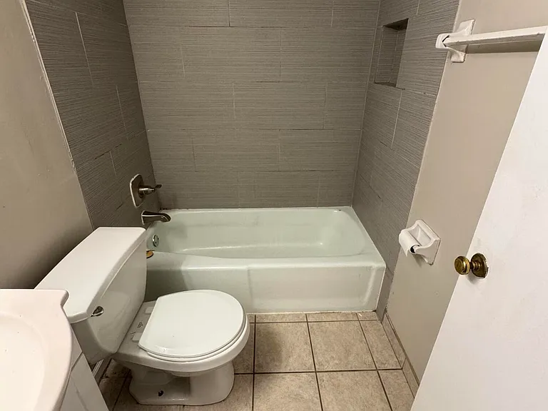 185 Donabrook Ct #C10 — Photo 11