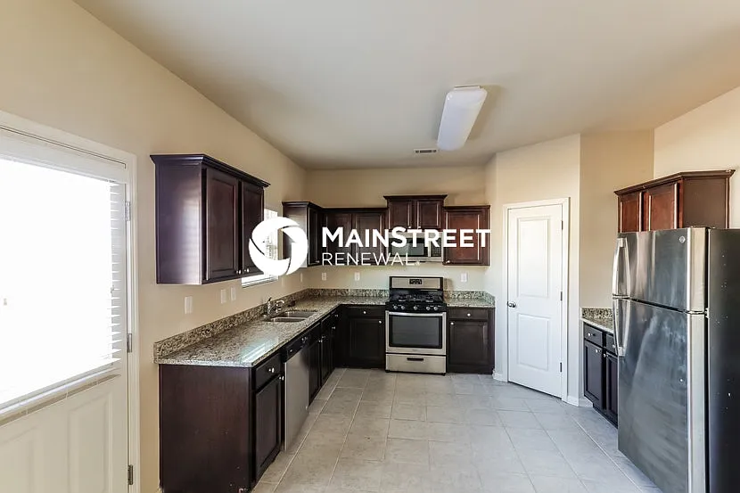 732 Independence Ave — Photo 4