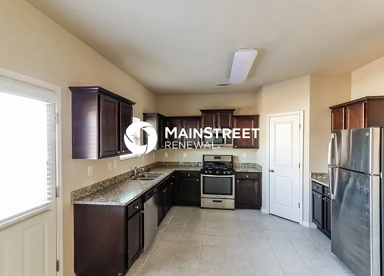 732 Independence Ave — Photo 6