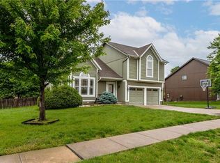 7608 W 156th St, Overland Park, KS 66223