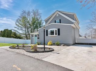 39 King St, Somerset, MA 02726