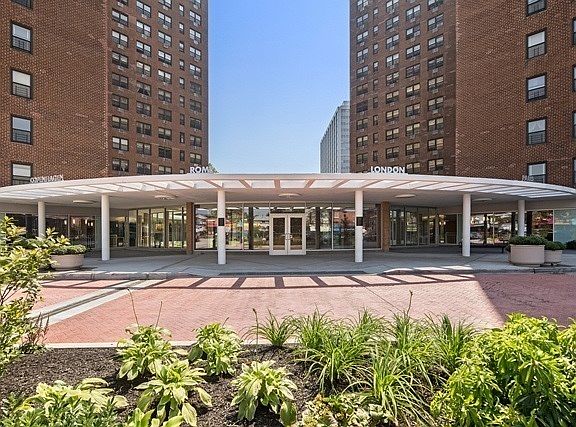5th image of 5917 Junction Blvd #01L
