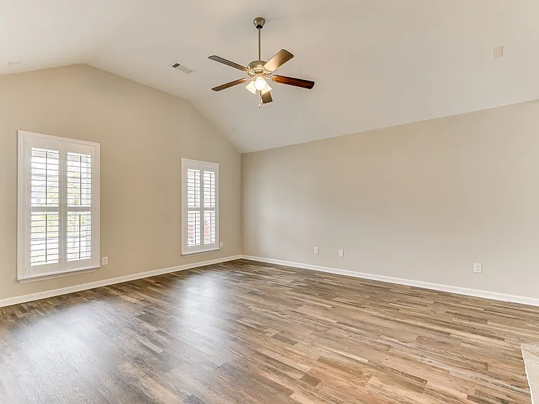 157 Dublin Loop — Photo 4