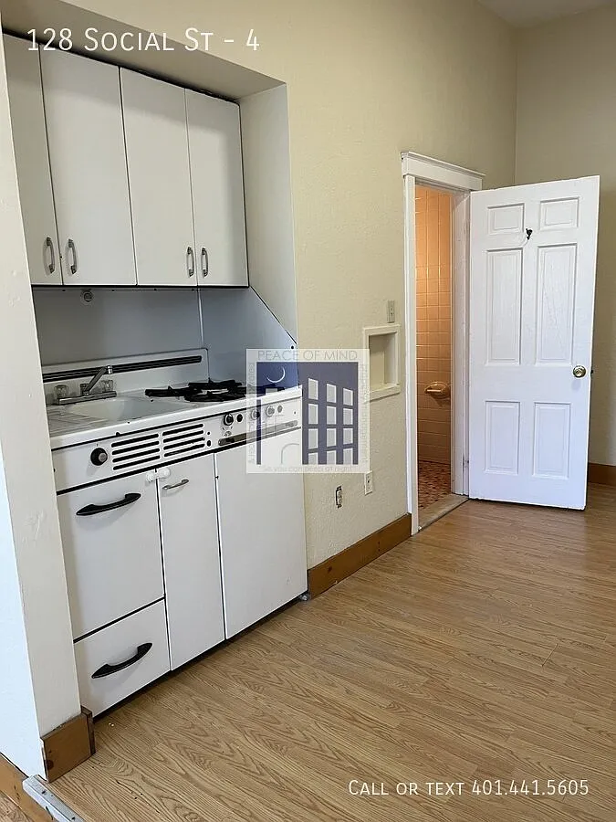 Cozy Studio with Private Entrance - Heat/HW/Electric Included for ONLY $1100/month!! — Photo 3