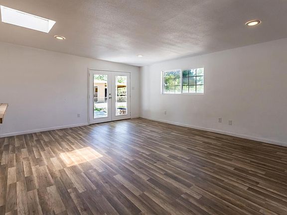 3rd image of 9523 E Avenue T12