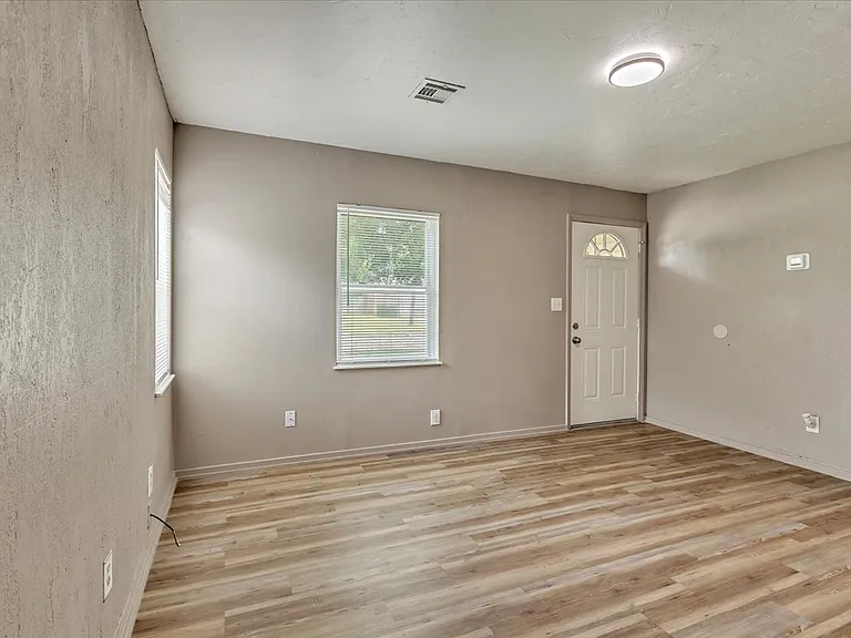1536 SW 52nd St — Photo 19