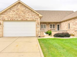 10781 Spyglass Ct, Winfield, IN 46307