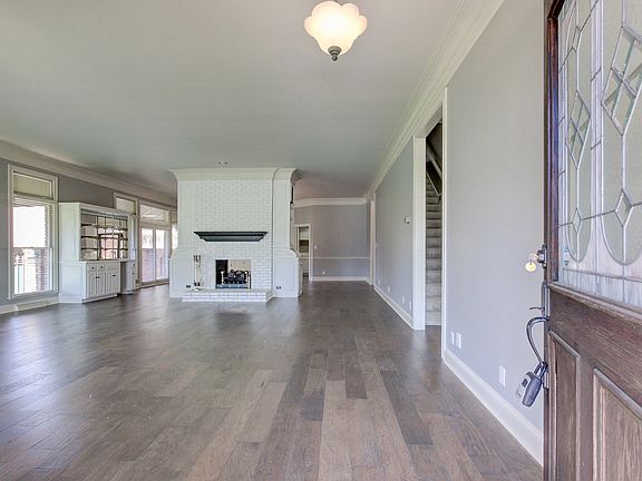 5th image of 319 Partridge Ct