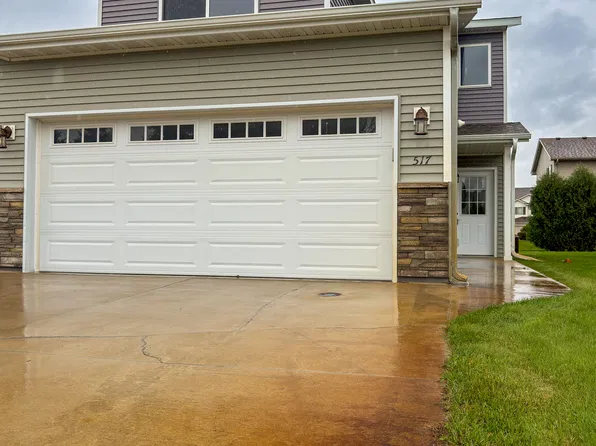 517 Faith Ln, Saint Joseph, MN 56374