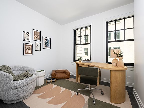 Excellent space to work from home at the Belden Stratford in Chicago