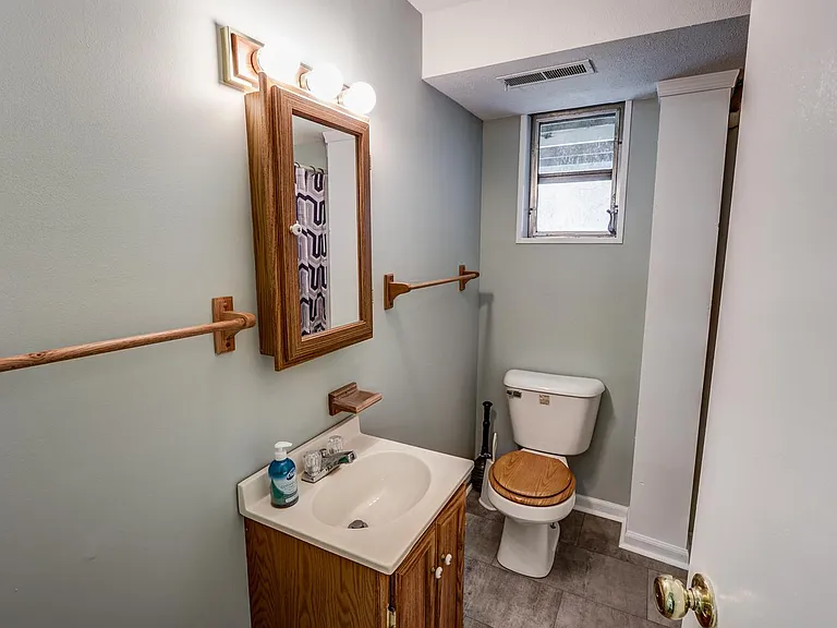 4295 Everett Rd — Photo 6