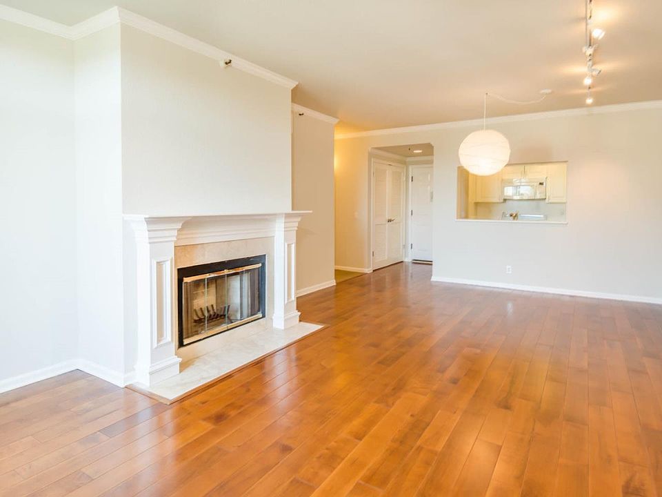 1st image of 1 Baldwin Ave APT 1011