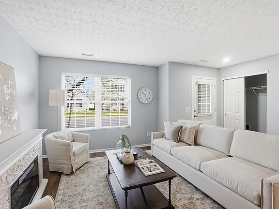 4th image of 6001 Canyon Creek Dr #303