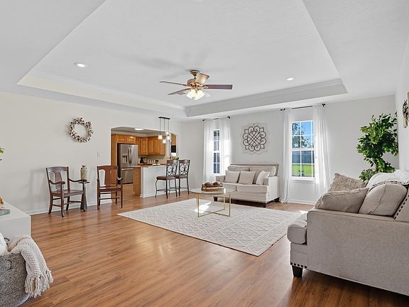 3rd image of 2613 E Robinwood Dr