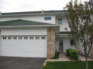 7561 5th St N, Oakdale, MN 55128