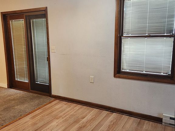 3rd image of 610 Lincoln St