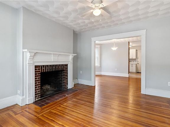 5th image of 153 Irving Ave