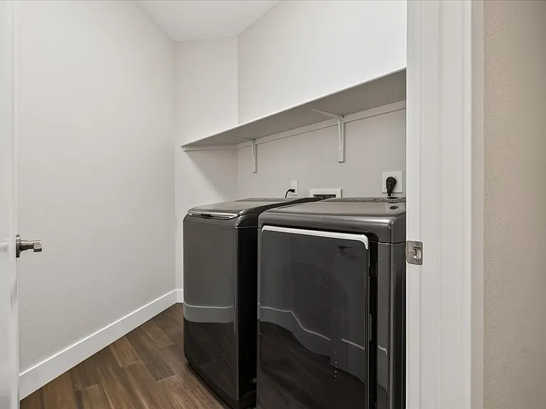 1407 Rogers Ct — Photo 48
