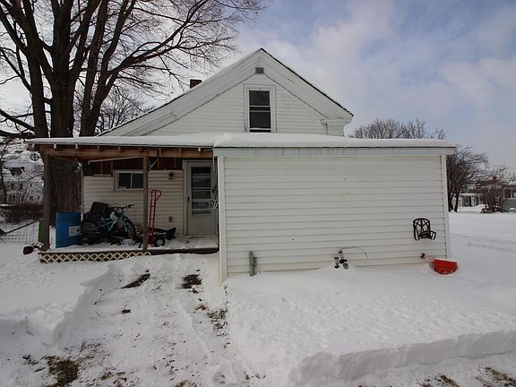 3rd image of 235 Maple Street