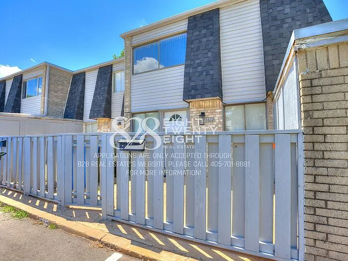 1612 Claudia Dr — Photo 3
