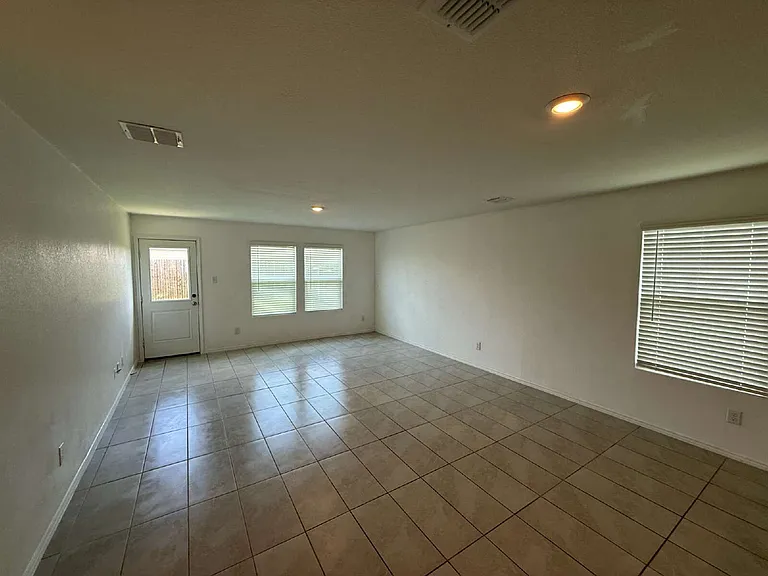 6011 Determine Ln — Photo 21