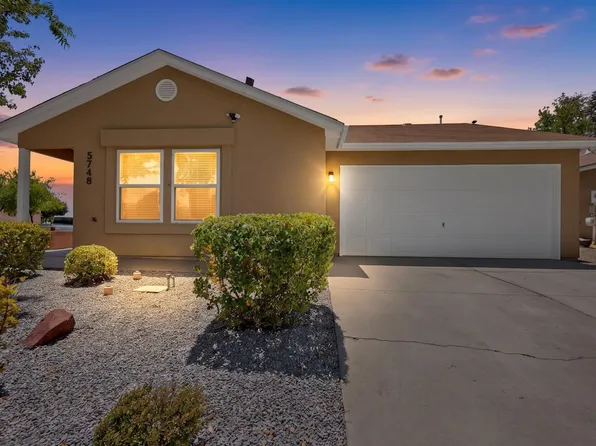 5748 Pinon Flats Rd NW, Albuquerque, NM 87114