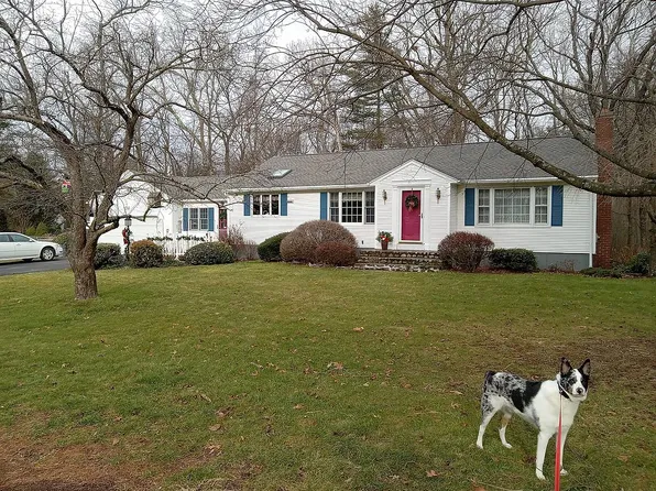 19 Devonshire Dr, Wilbraham, MA 01095