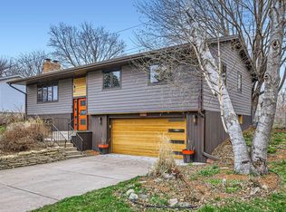 2453 Brenner St, Roseville, MN 55113