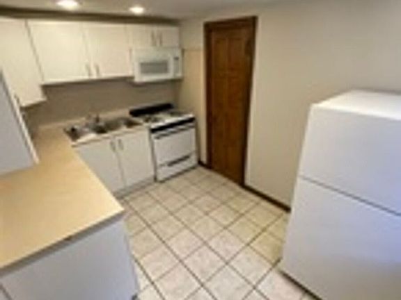 2nd image of 60 E Norwich Ave #B