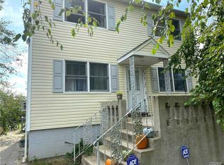 44 Parkview Dr, Shirley, NY 11967