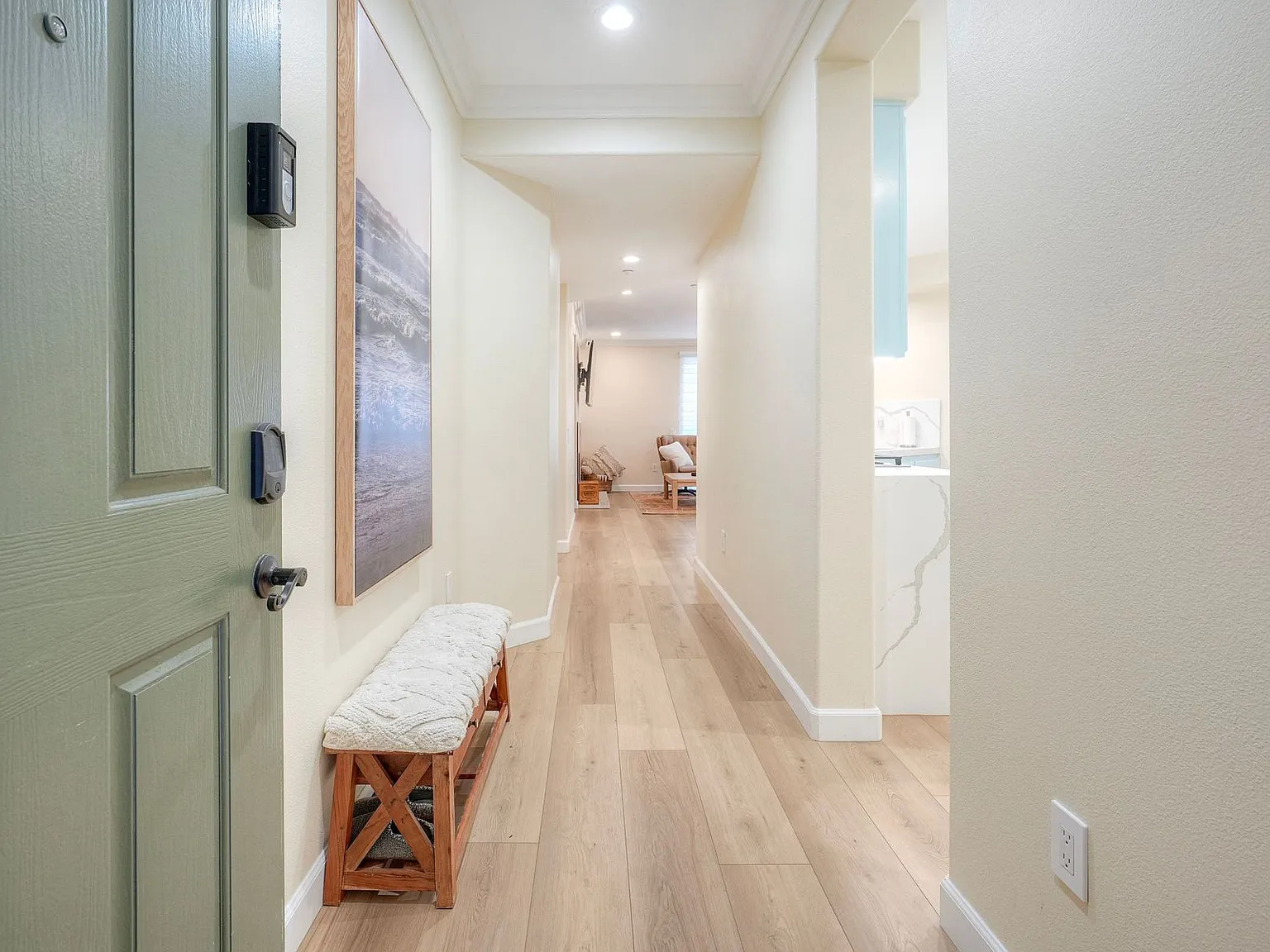 2 bed, 1704 sqft, $5,000 — Photo 3