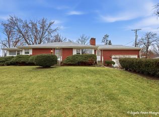 515 Country Club Dr, McHenry, IL 60050