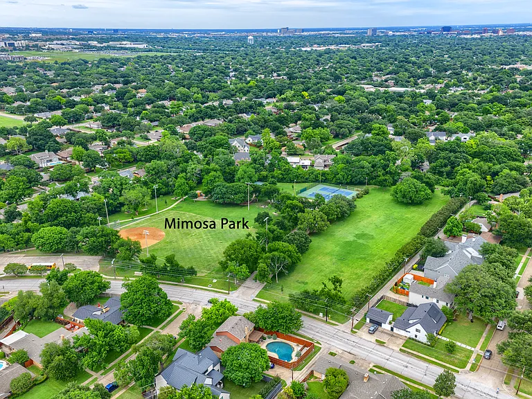 1404 Seminole Dr — Photo 42