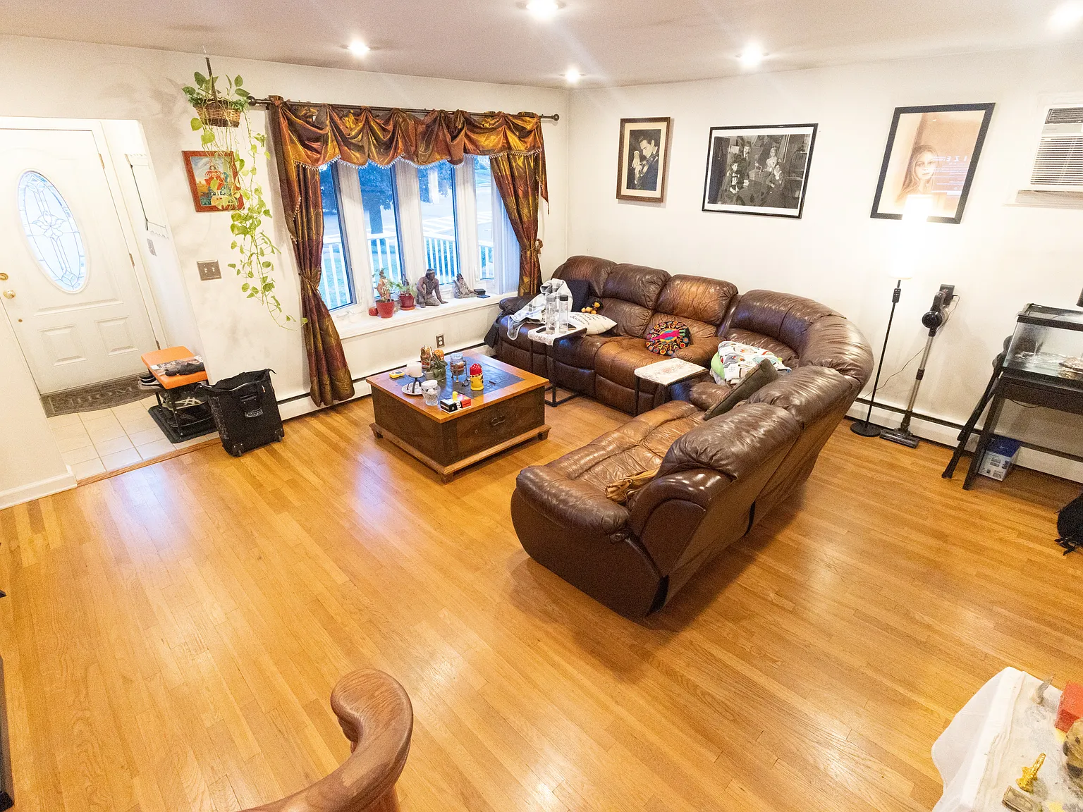 3 bed, 1470 sqft, $4,200 — Photo 4