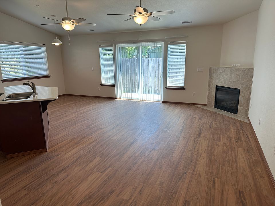 1st image of 7018 180th Ave E