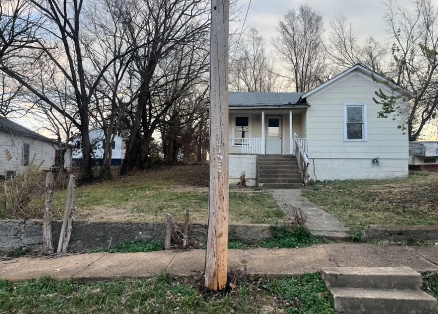 Handy Man Special! - $290 Month / $500 Down — Photo 2
