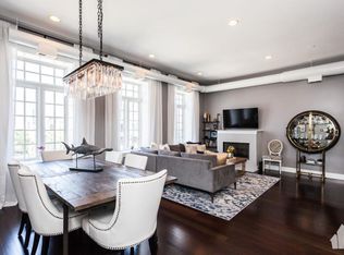 636 N Racine Ave APT 2S, Chicago, IL 60642