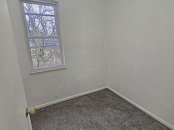 4th image of 3921 Randolph Ln #2